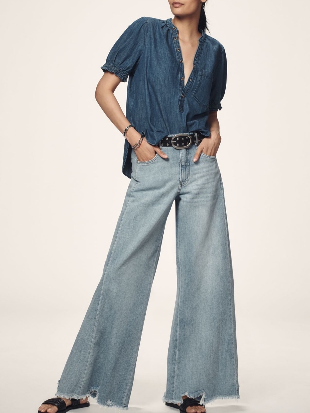 EUC Pilcro Adi Regenerative Cotton Mid-Rise Flare/Wide leg Jeans light Wash 29 - Picture 14 of 14